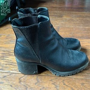 Jody ankle boots in black